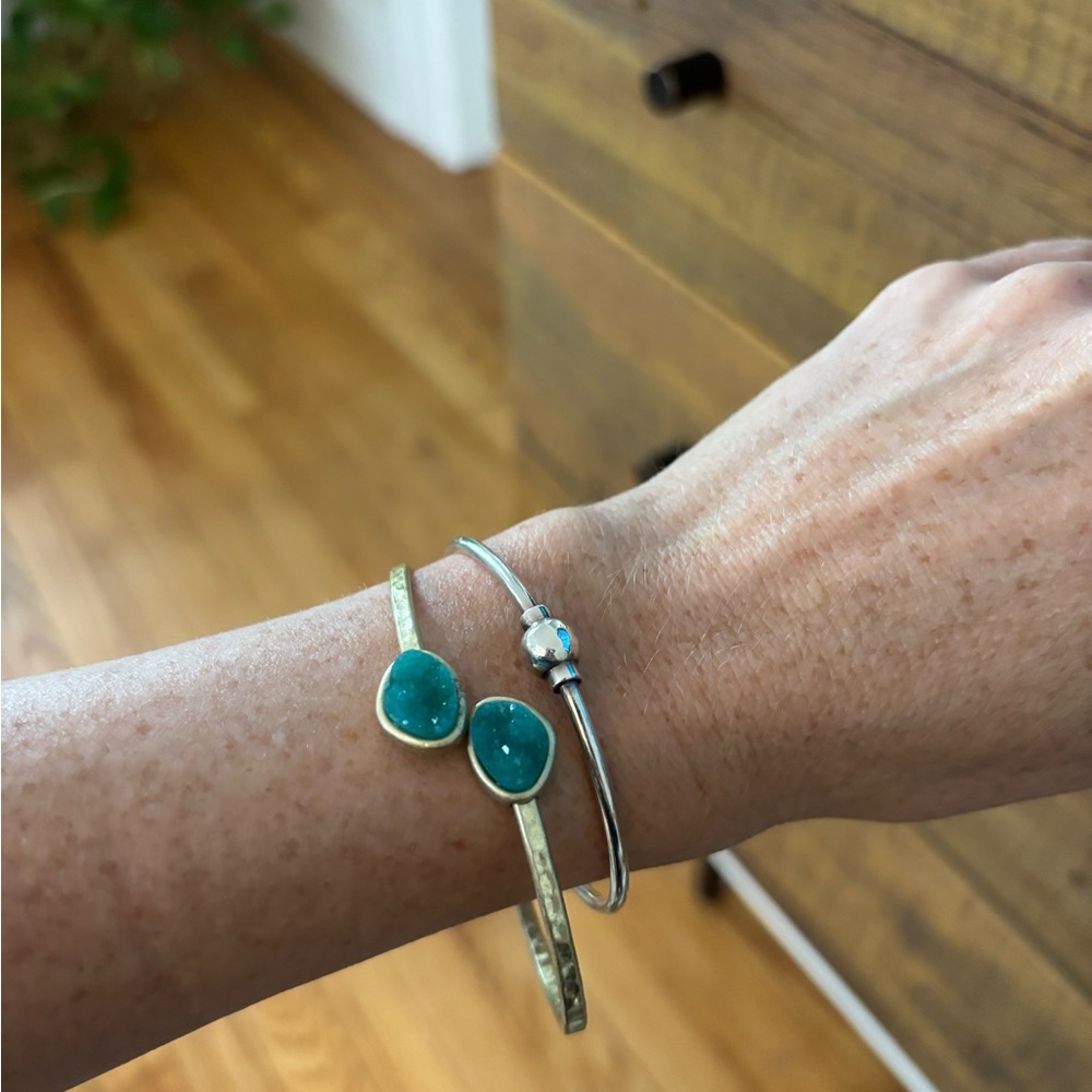 Elegant Gold bracelet